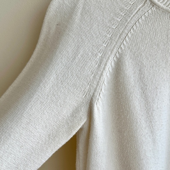GAP Women’s Classic Crewneck Off-White Sweater, Size Medium - Picture 7 of 15